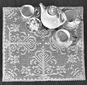 Jacobean Centerpiece Doily Filet Crochet Pattern 25.5"