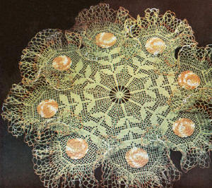 Zinnia Centerpiece Doily Crochet Pattern 18-20"