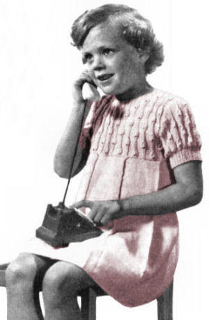 Girls Dress with Pleats Knitting Pattern Sz 6