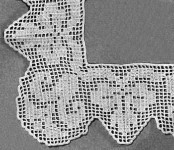 Scalloped Edging with Corner Filet Crochet Pattern