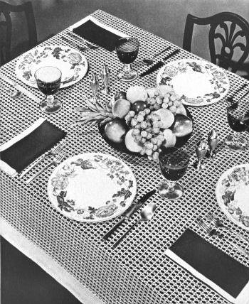 Lacet Tablecloth Crochet Pattern